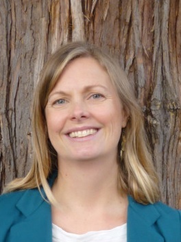 Lisa Dulude headshot