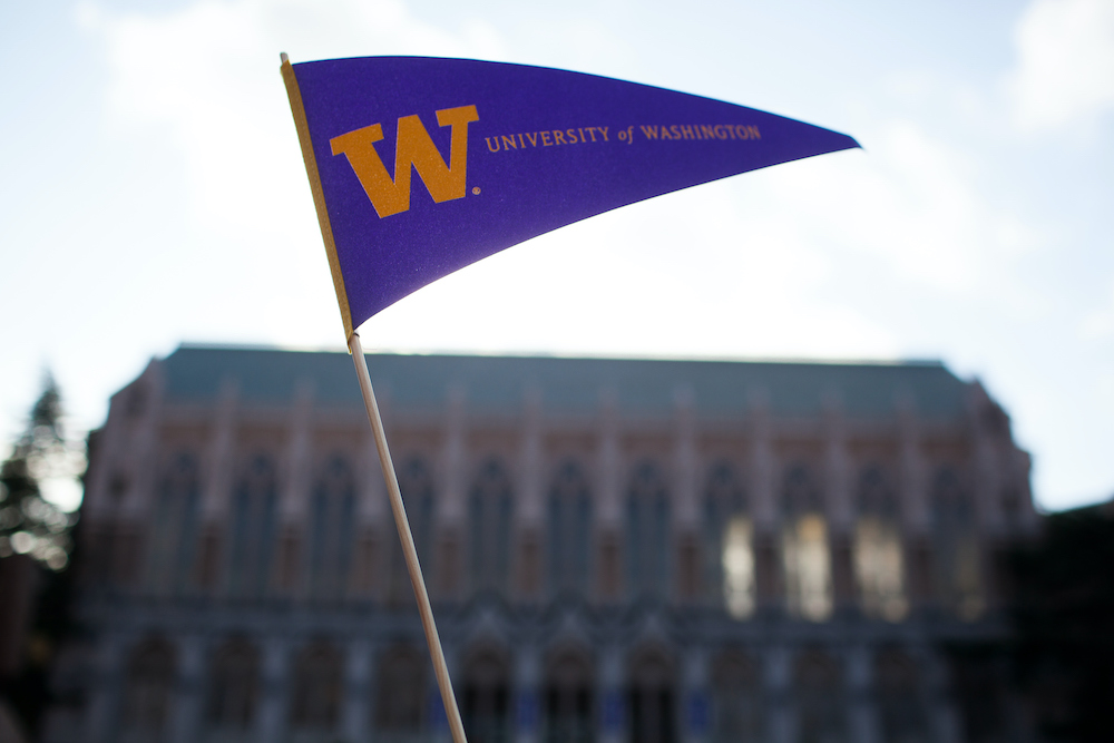 UW pennant